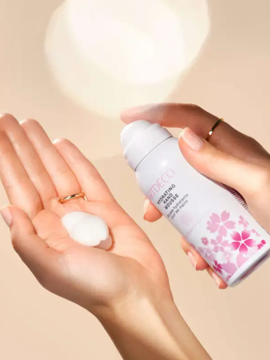 Mousse hydratante pour les mains à la fleur de cerisier - ARTDECO